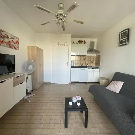 Avec Loggia Vitrée, à 100m De La Plage, Proche Commerces Et Activités à - Fr-1-338-492 Apartamento