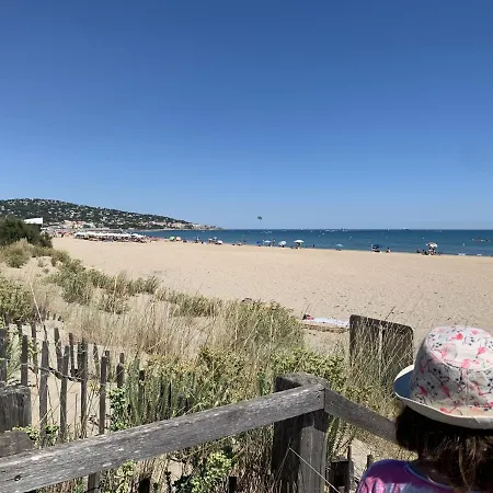 Avec Loggia Vitrée, à 100m De La Plage, Proche Commerces Et Activités à - Fr-1-338-492 Apartamento *