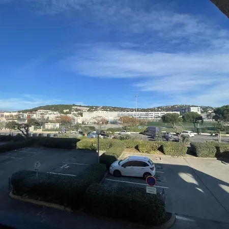 Avec Loggia Vitrée, à 100m De La Plage, Proche Commerces Et Activités à - Fr-1-338-492 * Sète